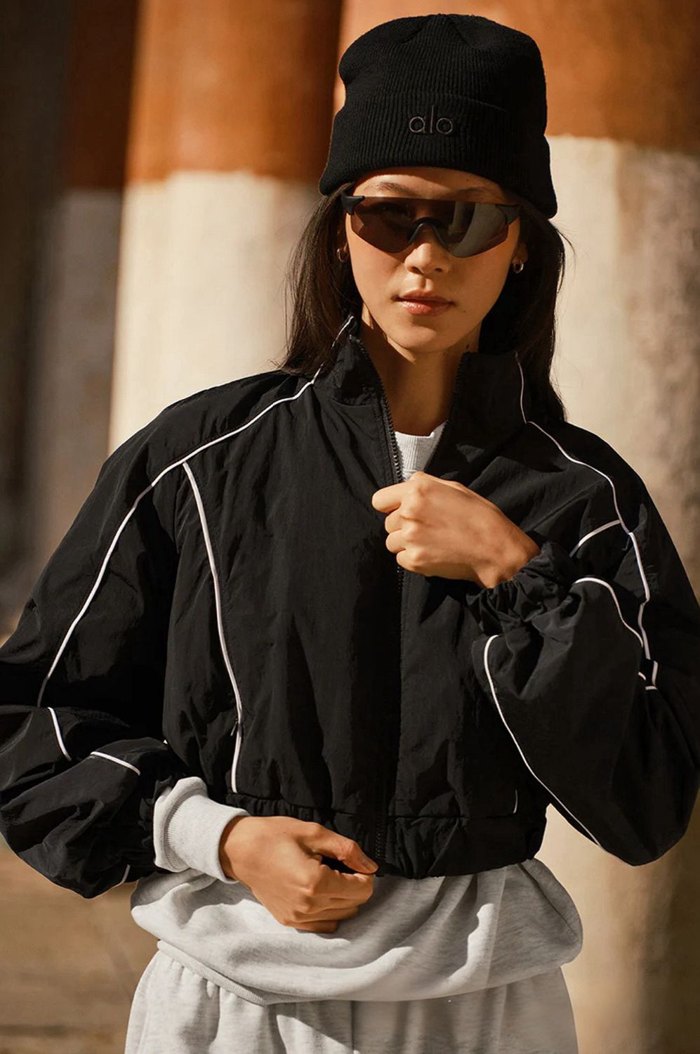 MOTIVATE FULL-ZIP TRACK JACKET ALO YOGA 2 COLORS