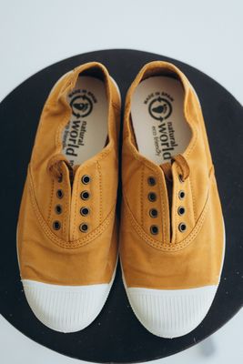 Sneakers "M" Medium