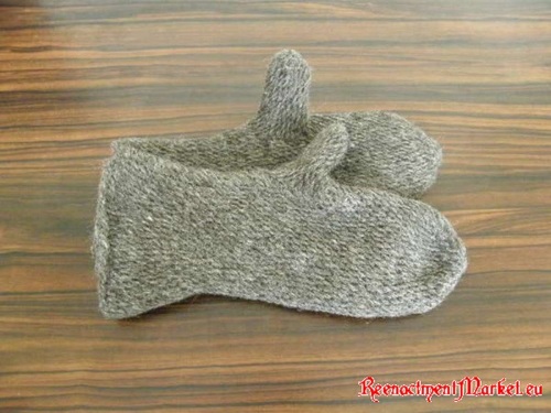 Naalbinding mittens Asle stitch