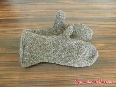 Naalbinding mittens Asle stitch