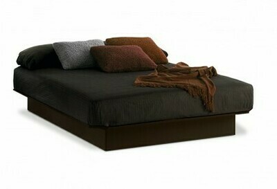 Base de lit en melamine . Grâce à son fini neutre et tendance et ses lignes épurées, ce lit plate-formes'accorde bien aux styles d'aujourd'hui.