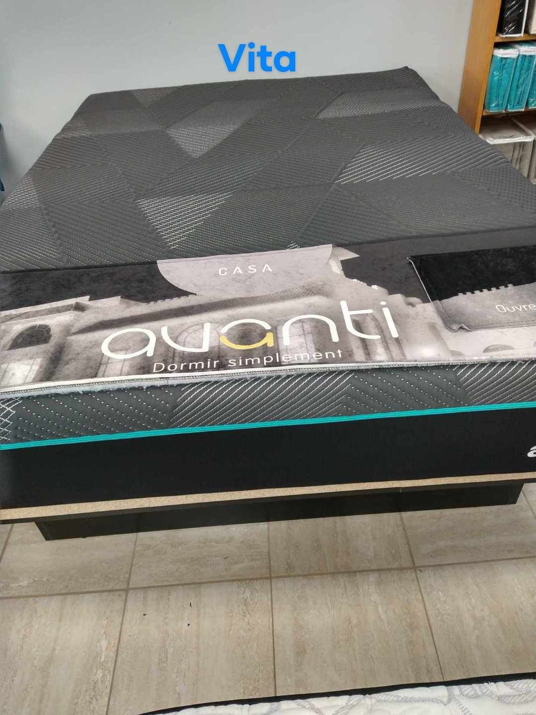 Vita  matelas haute  gamme,   en mousse mémoire avec zones ergonomiques,  canaux d' évacuation de la chaleur intégrés.  Confort  assuré.