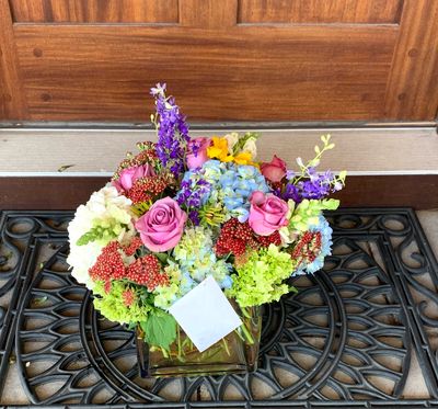 $150 Seasonal Fresh Flower Vase Arrangement