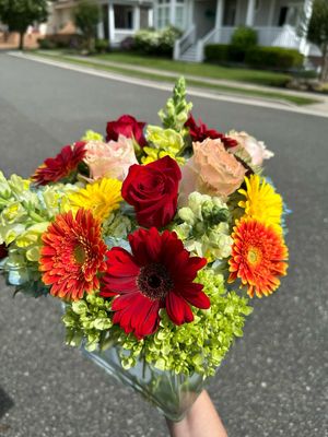$150 Seasonal Fresh Flower Vase Arrangement