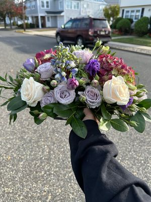 $125 Seasonal Fresh Flower Low Centerpiece Arrangement