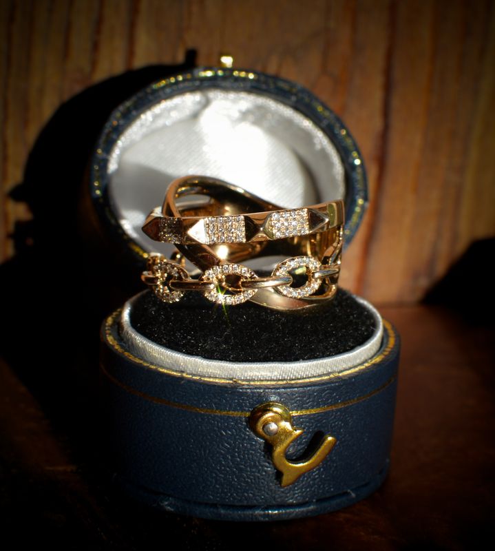 14K Yellow Gold .22ctw Diamond Pyramid &amp; Chain Link Crossover Ring