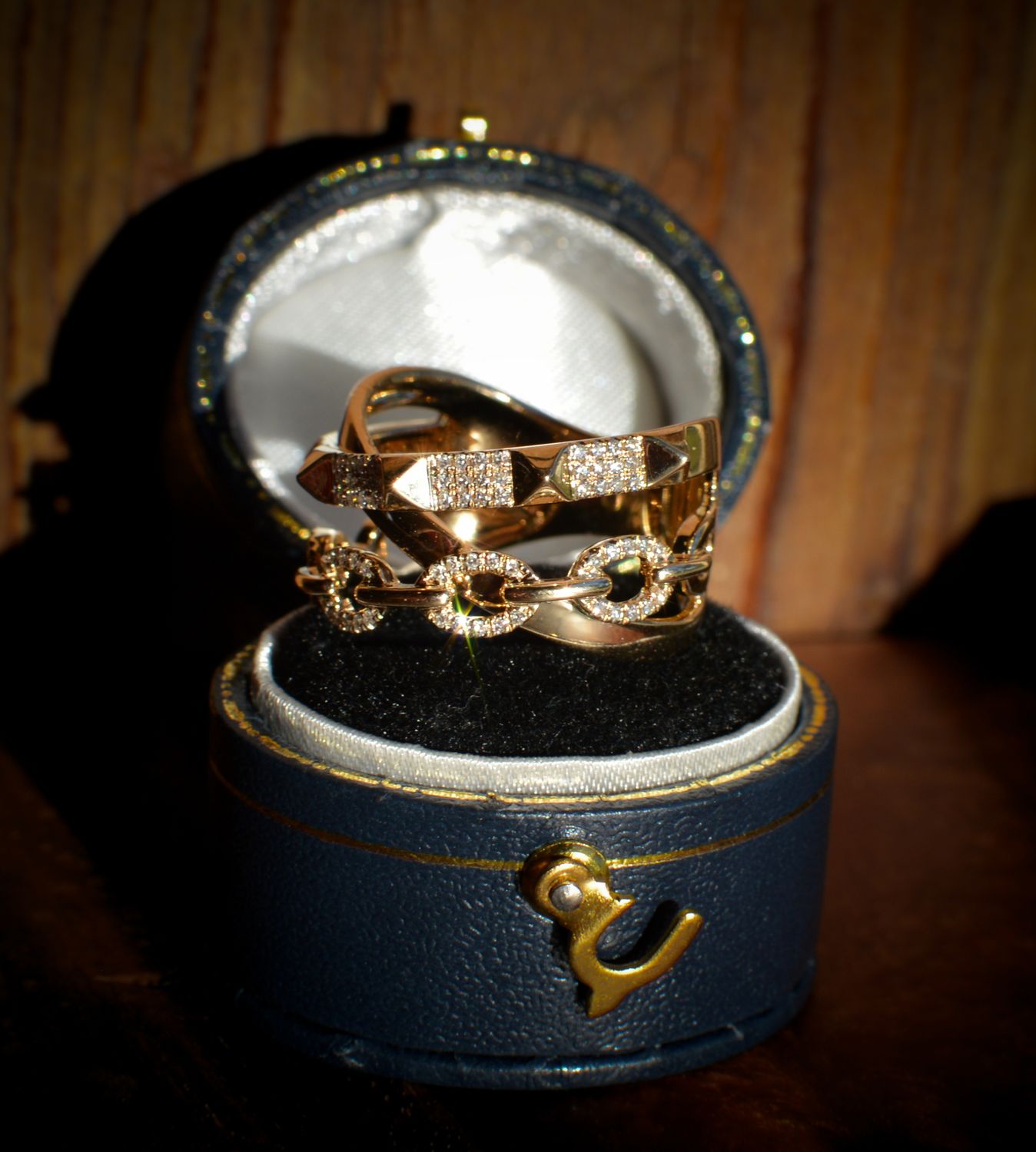 14K Yellow Gold .22ctw Diamond Pyramid &amp; Chain Link Crossover Ring
