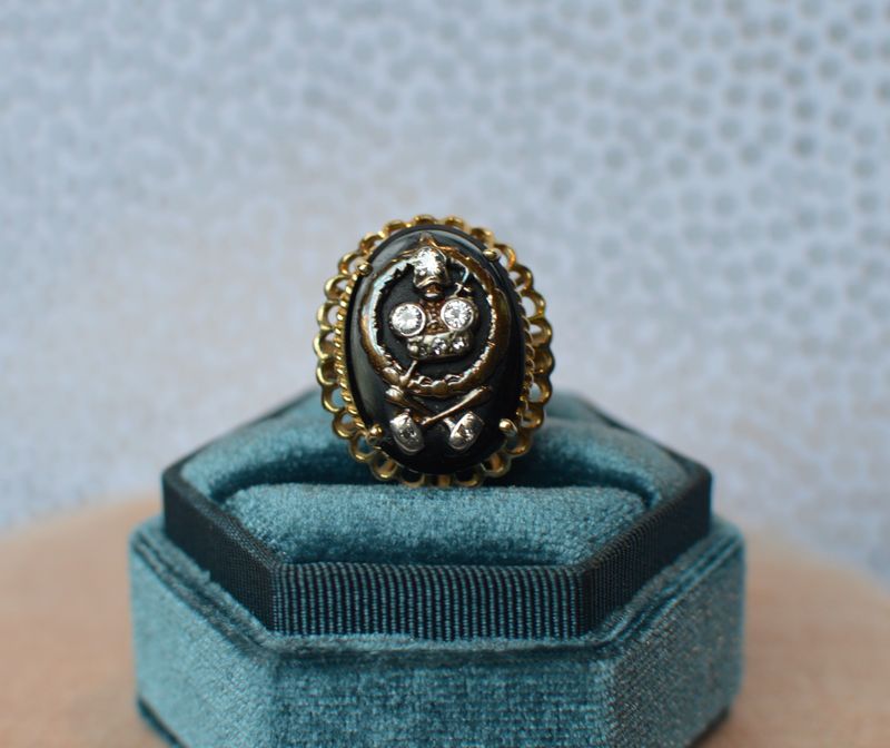 14k Yellow Gold Diamond and Black Onyx Estate Ring .15ct Sz9