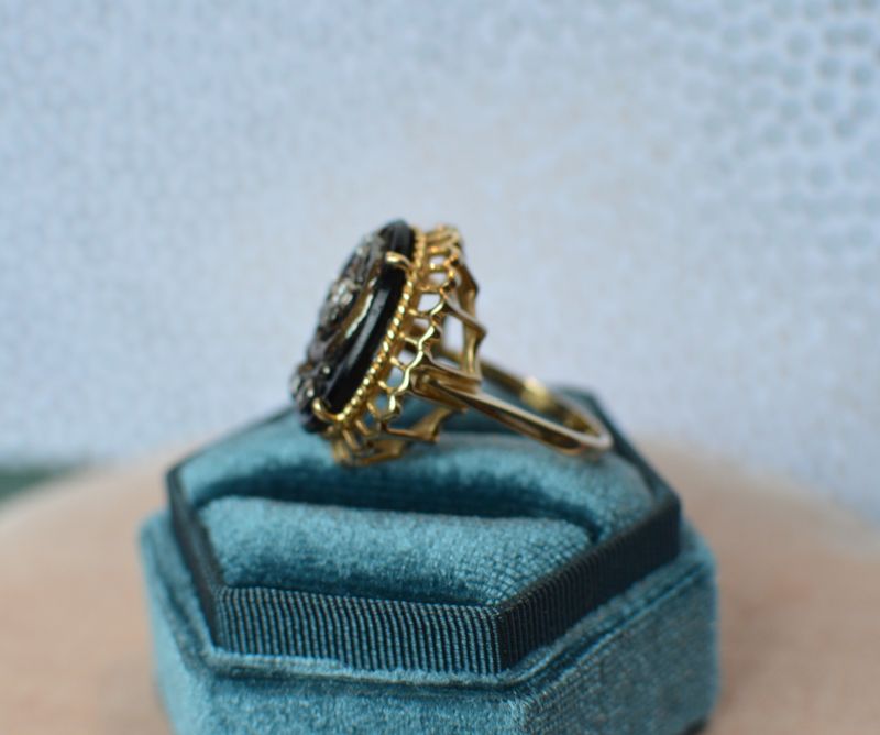 14k Yellow Gold Diamond and Black Onyx Estate Ring .15ct Sz9