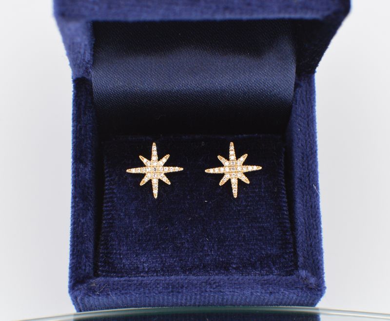 14K Yellow Gold Starburst .12ctw Pavé Diamond Studs