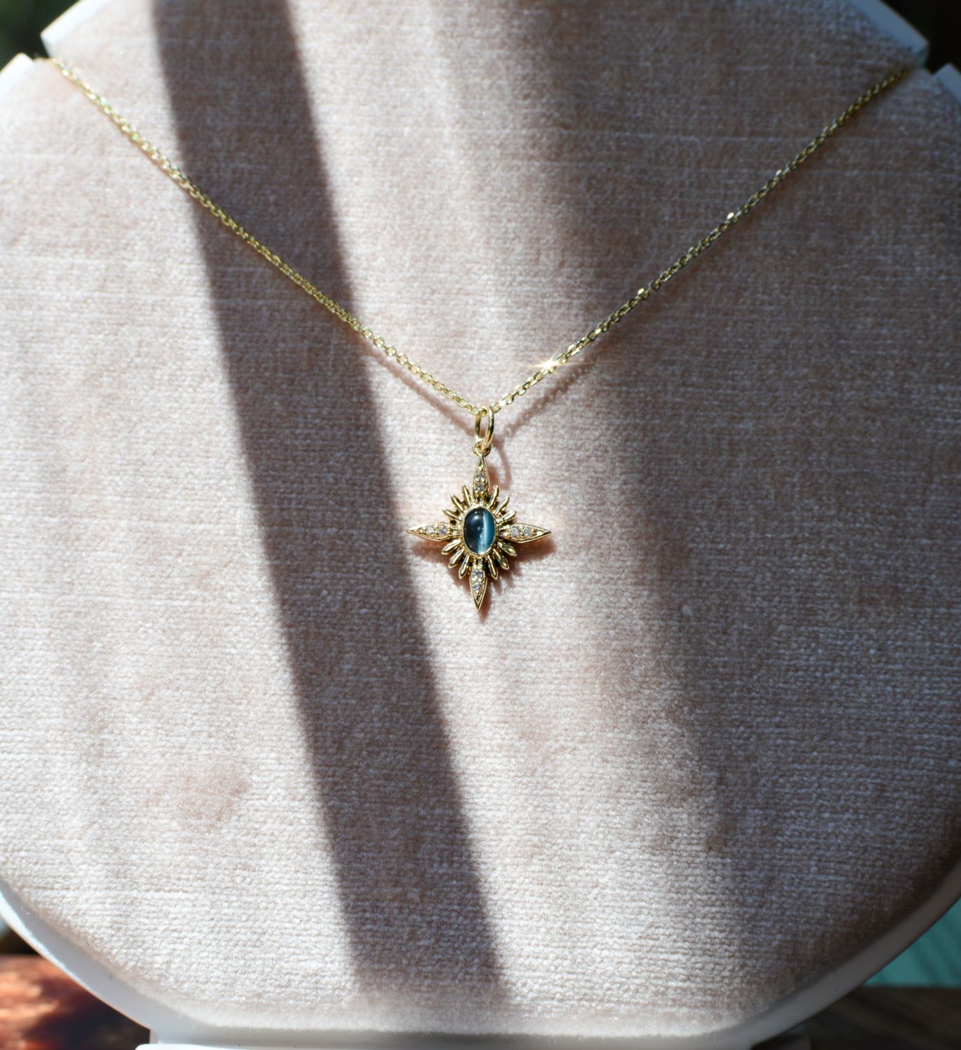 14K Yellow Gold .04ctw Diamond Star Pendant W/ Tiger’s Eye Tourmaline Pendant 18&quot; Adjustable Chain