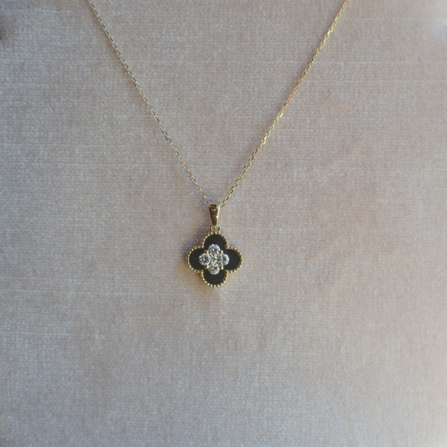 14K Yellow Gold .20ctw Diamond &amp; Onyx Clover Shape Pendant on Chain