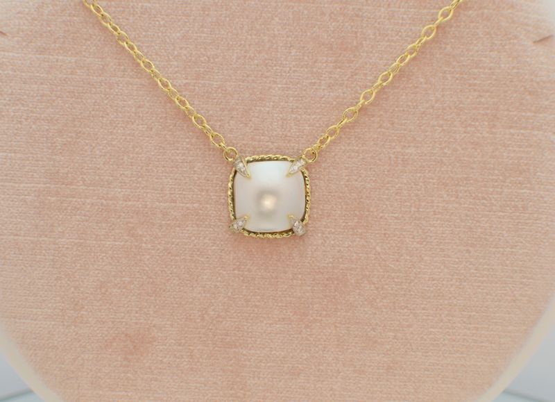 14K Green Gold Pendant W/ Mabe Pearl &amp; .18ctw Diamonds 18&quot; Necklace