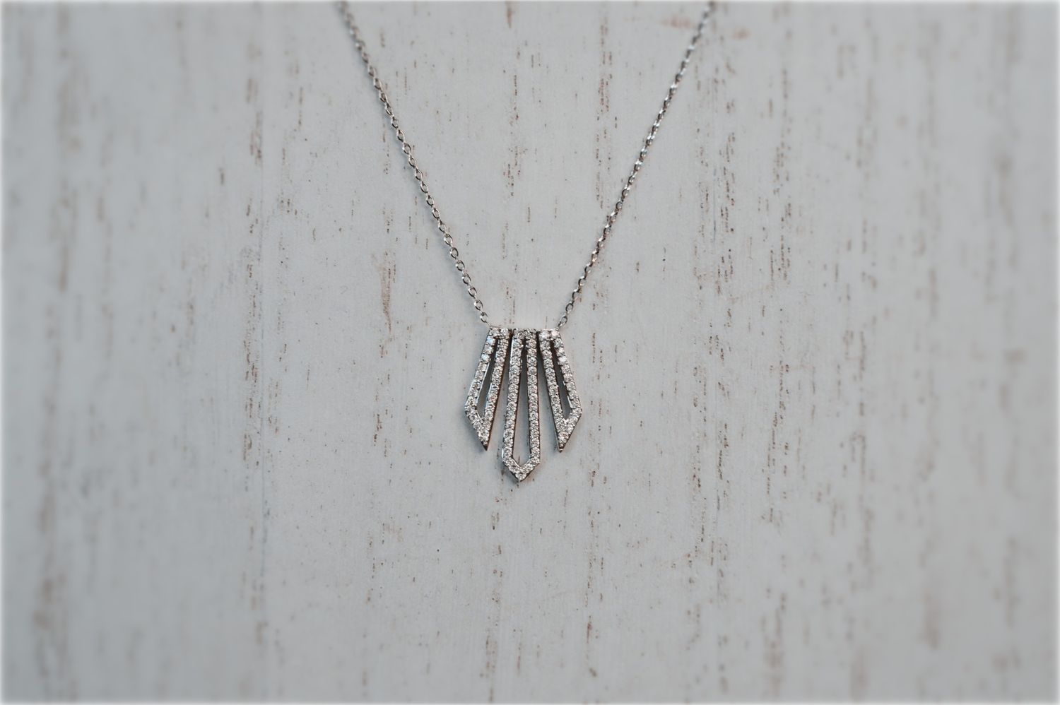 14K White Gold .36ctw Diamond in Fan Deco Look Center Station