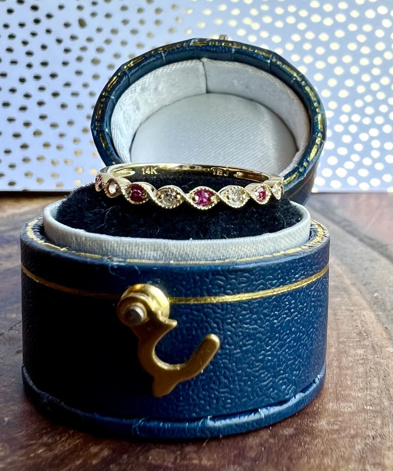 14K Yellow Gold Alt Ruby/Dia Eye Shape Band