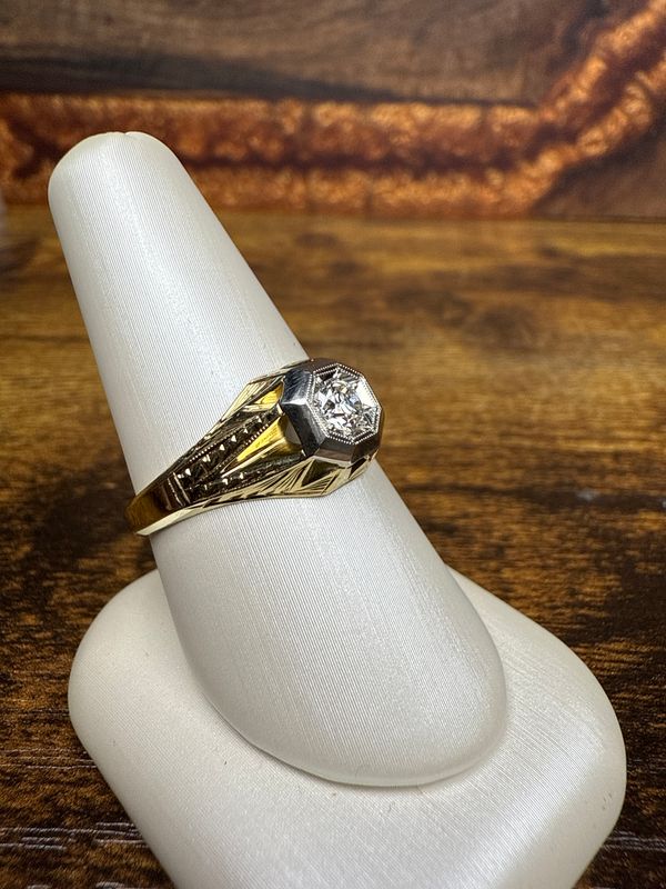 18ky/14kw Vintage Ring .25ct Old Euro Cut w/ Engraved Shoulders