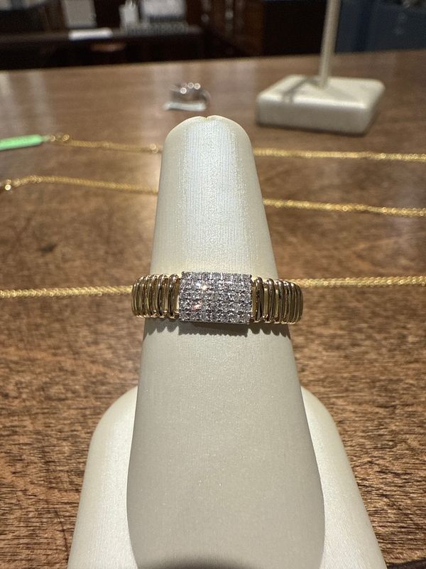 14k Yellow Gold Ladies Open Diamond Fashion ring .13ct