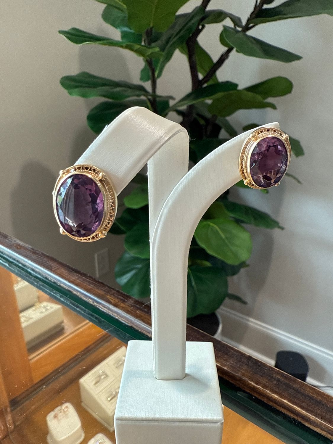 Estate 14k Yellow Gold Amethyst Clip on ER