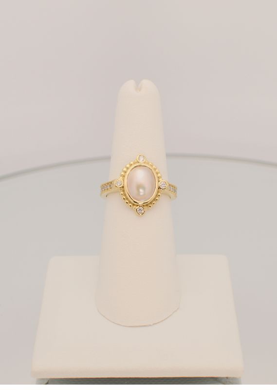 14K Green Gold Mabe Pearl Ring w/.22ctw Diamonds