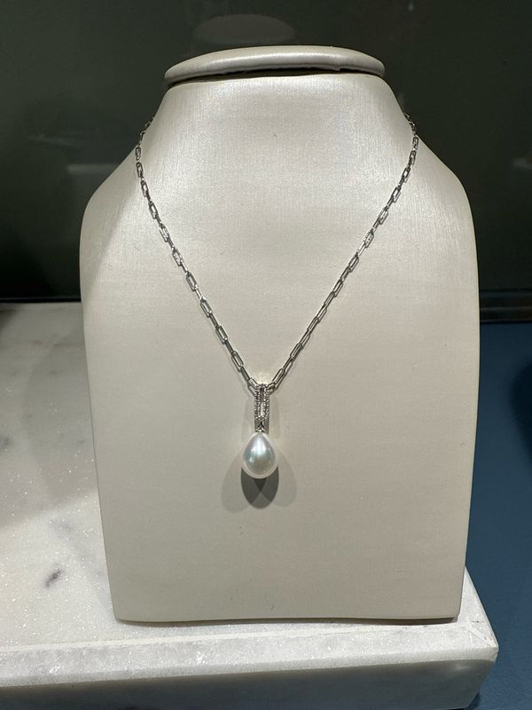 14K White Gold  .07ctw Diamond &amp; Pearl Drop Pendant on Paperclip Chain
