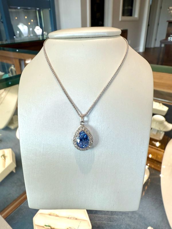 14k White Gold Pear Shape Sapphire and Diamond Pendant Necklace 3.02 ct Sapp, .3 ct Dia Aprox *Estate*