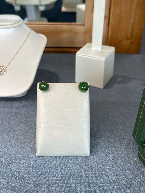 14k Yellow Gold 10mm Jade Studs Round Bead