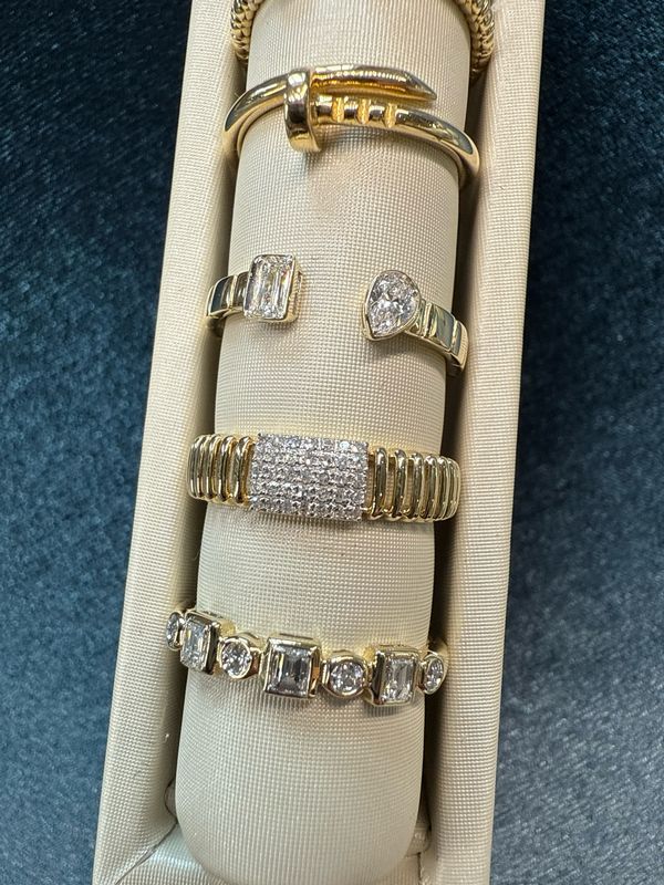 14k Yellow Gold Ladies Open Diamond Fashion ring .13ct