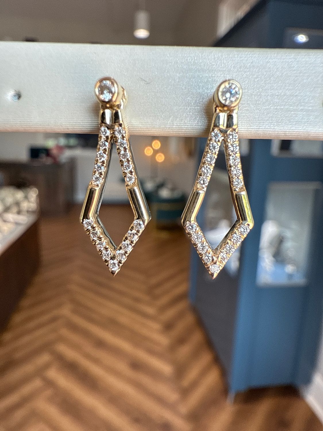 14k Yellow Gold Geometric Diamond Earrings D:0.27ct