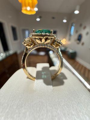 18k Yellow Gold Emerald and Diamond ring Gia Em:2.21ct/ D:0.84ctw