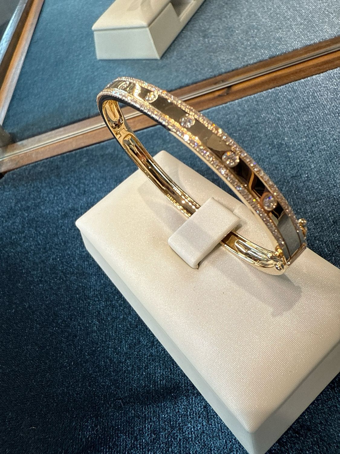 14K Yellow Gold Diamond 5.5mm Wide Bangle D:0.66ct