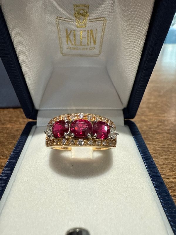 18k Yellow Gold / Platinum 1.78ctw GIA Pigeon&#39;s Blood Red Burma Ruby and 0.53ctw Diamond Ring - Estate