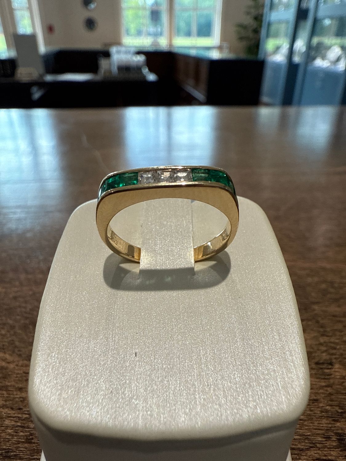 18k Yellow Gold 0.46ctw Emerald and 0.17ctw Carre Cut Diamond Channel Set Band Sz6 - Estate