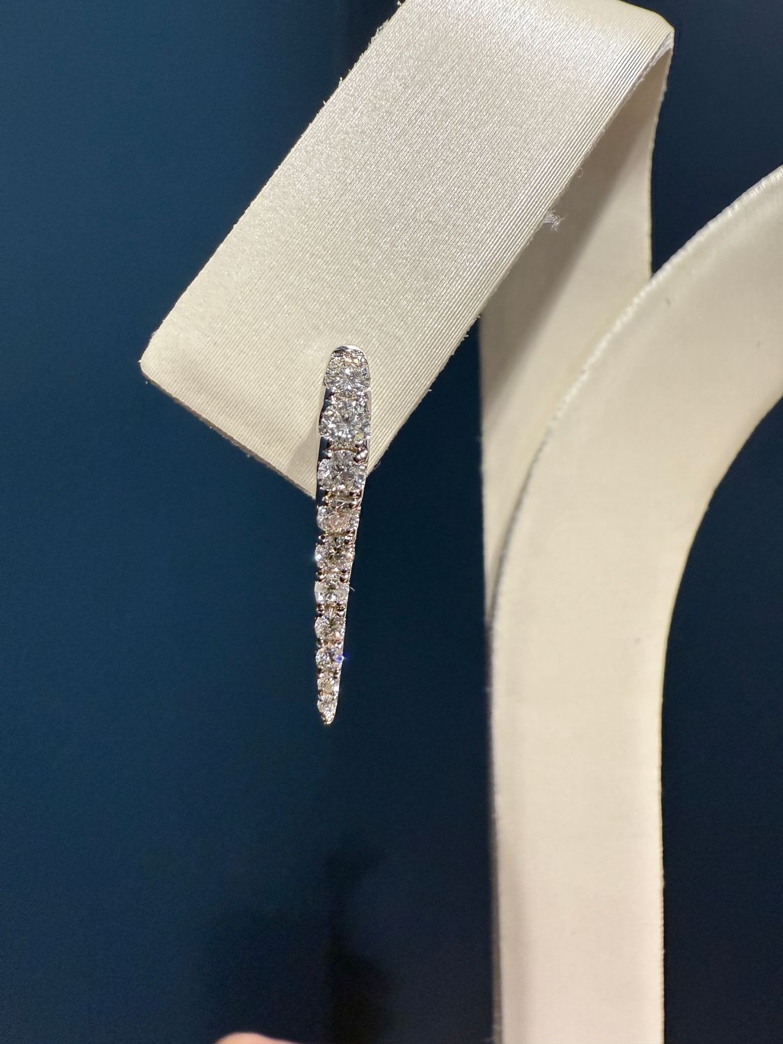 14k White Gold Graduated Diamond Spike Earrings 0.50 ctw