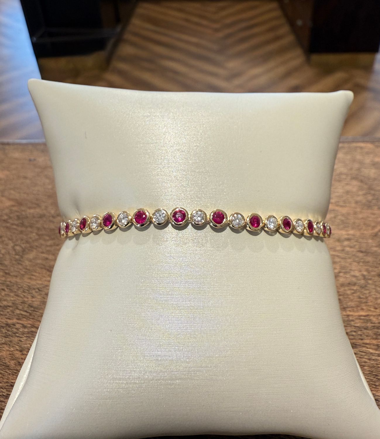 18k Yellow Gold Ruby and Diamond Bezel Tennis Bracelet D:1.11ct  Rub: 1.75ct