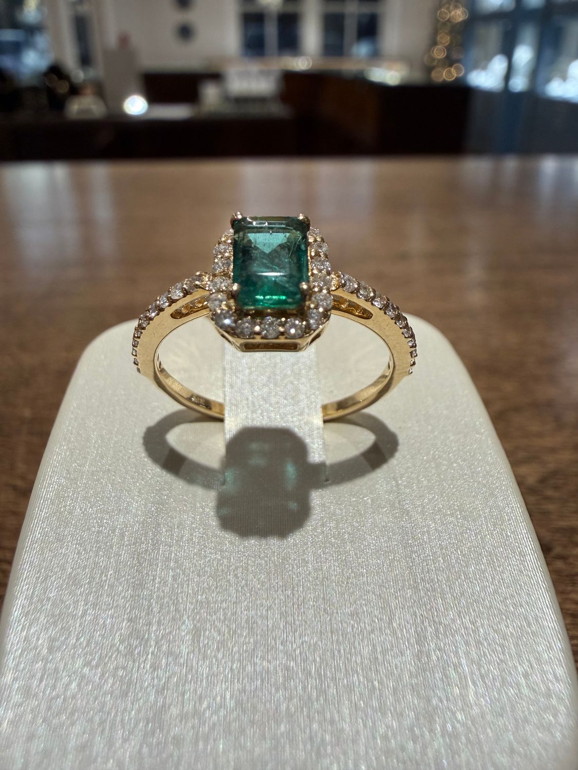 14k Yellow Gold Emerald and Diamond Ring Em:0.45ct Dia:0.28ct