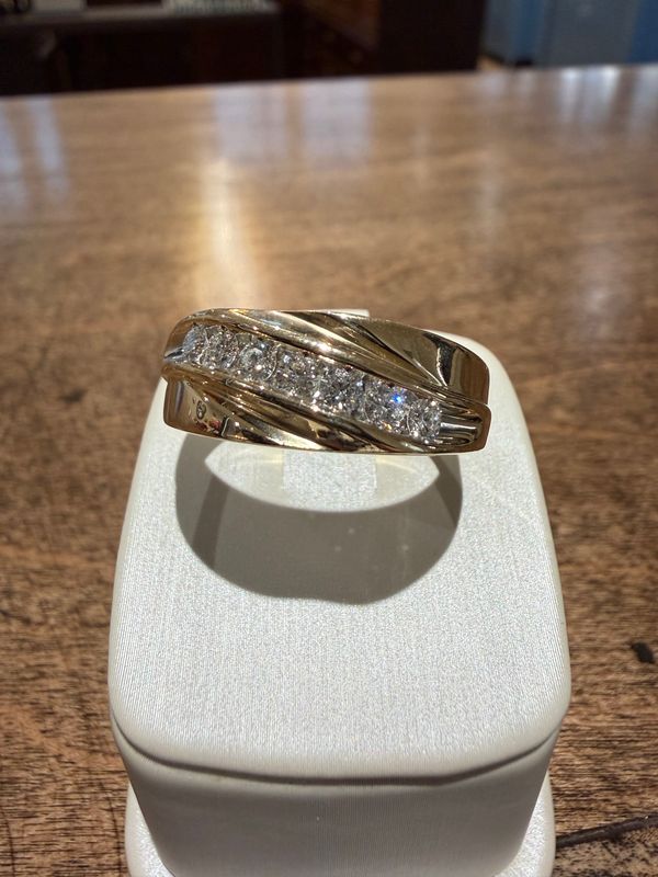 14k Yellow Gold Gents Diamond Ring SZ 12 Aprox 0.43ctw
