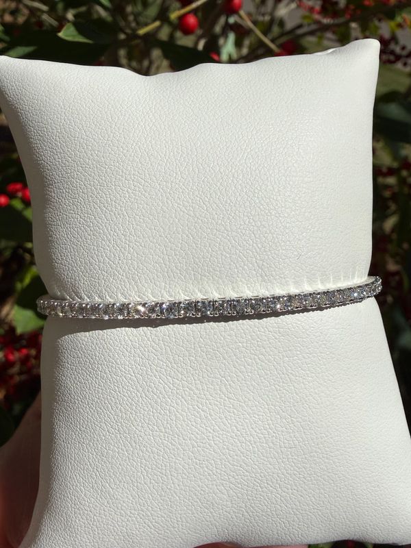 14k White Gold Flex Bangle with Prong set Diamonds 1.49ctw