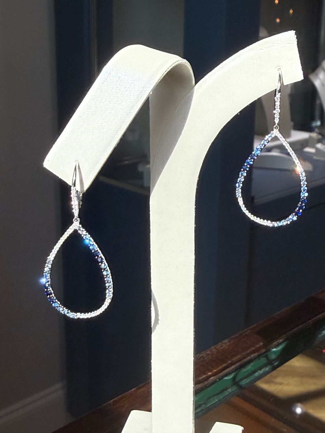 14k White Gold Sapphire and Diamond Pear Shaped Ombre Earrings Dia:0.23 Sapp:1.00