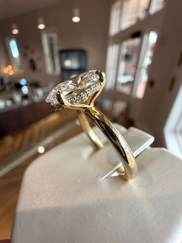 14k Yellow Gold 3.08 Ct Lab Grown Oval Diamond Solitare Engagement Ring with Hidden Halo 3.19ctw E VVS2