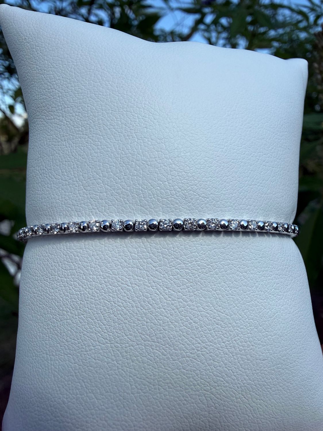 14k White Gold Natural Diamond Flex Bracelet Dia: 0.88ctw