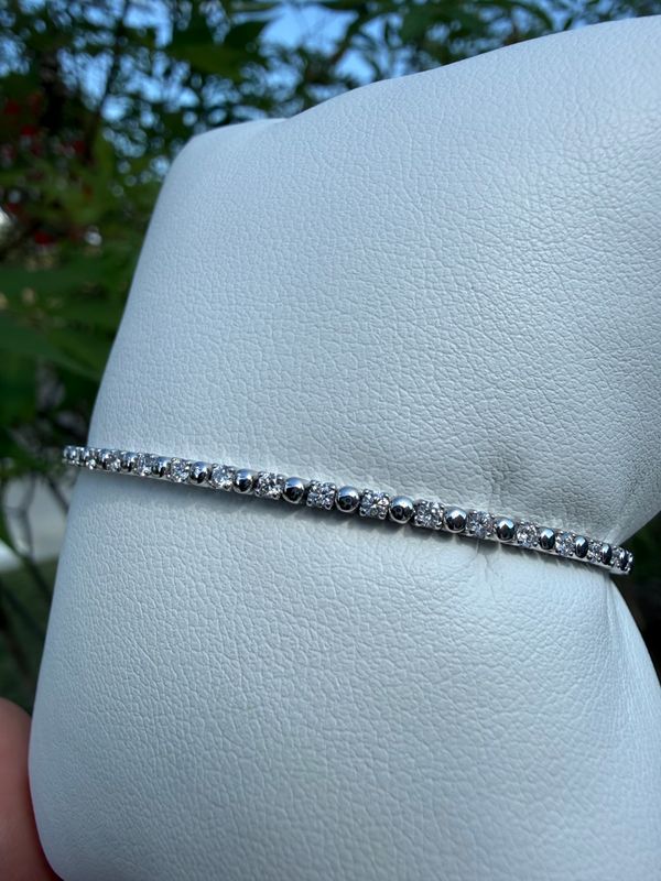 14k White Gold Natural Diamond Flex Bracelet Dia: 0.88ctw