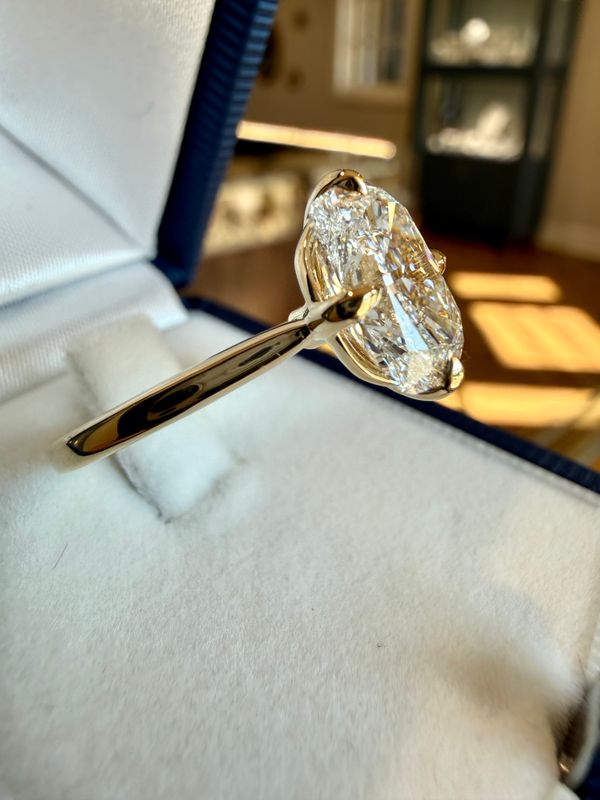 14k Yellow Gold 2.91ct D VS1 Elongated Cushion Lab Grown Diamond in a Compass Setting