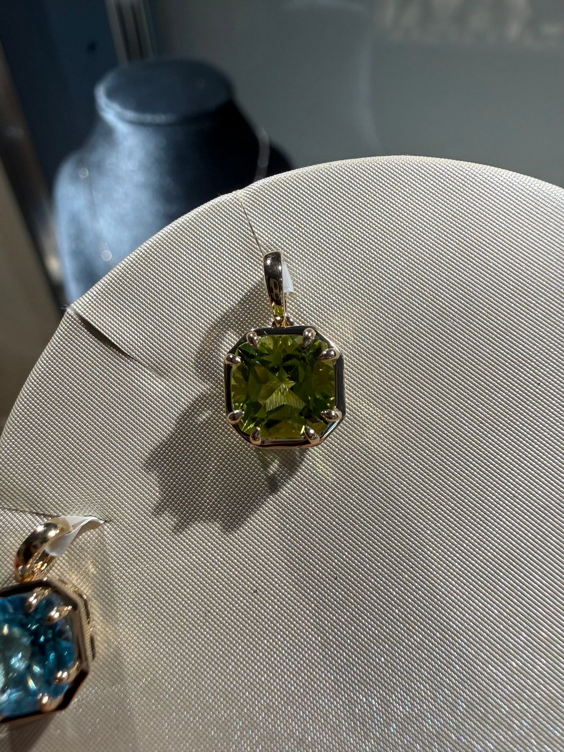 14k Yellow Gold Cushion Shape Peridot Birthstone Pendant Without Chain