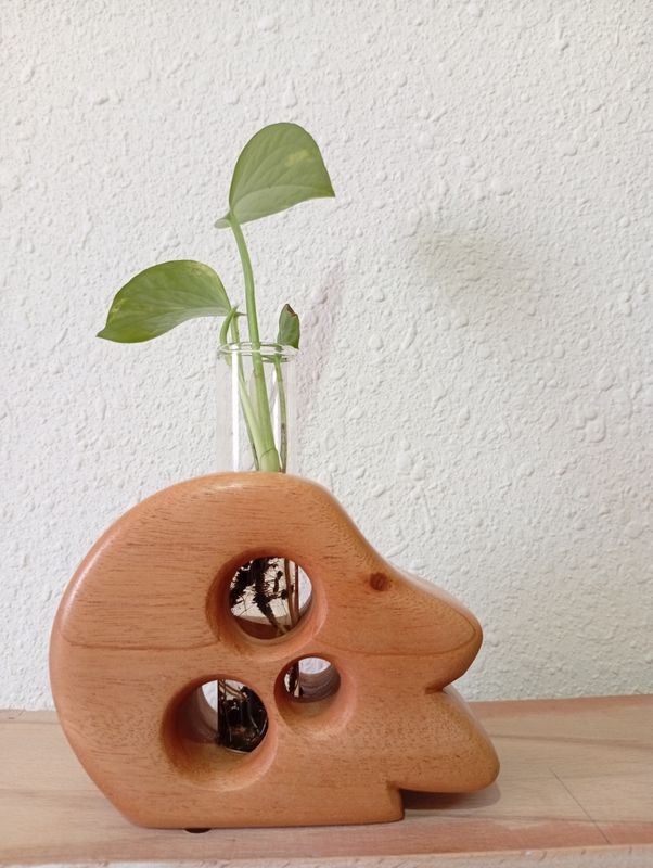 Jarrón Artesanal Calavera de Caoba