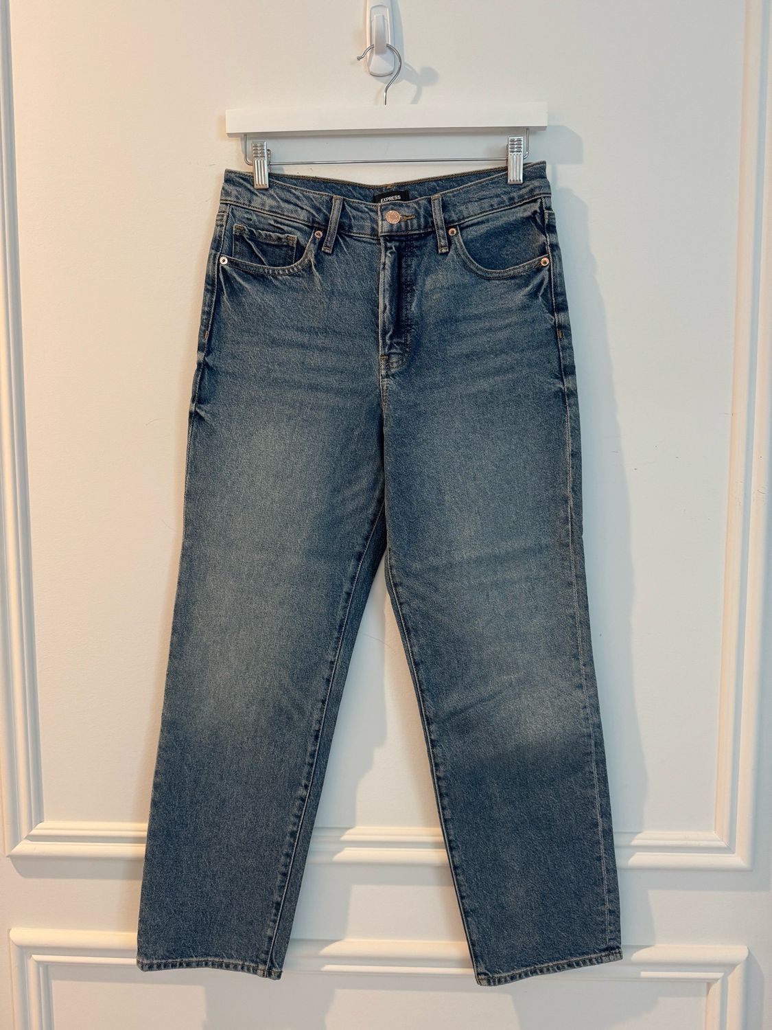 Express Straight Ankle Jeans, Size 4