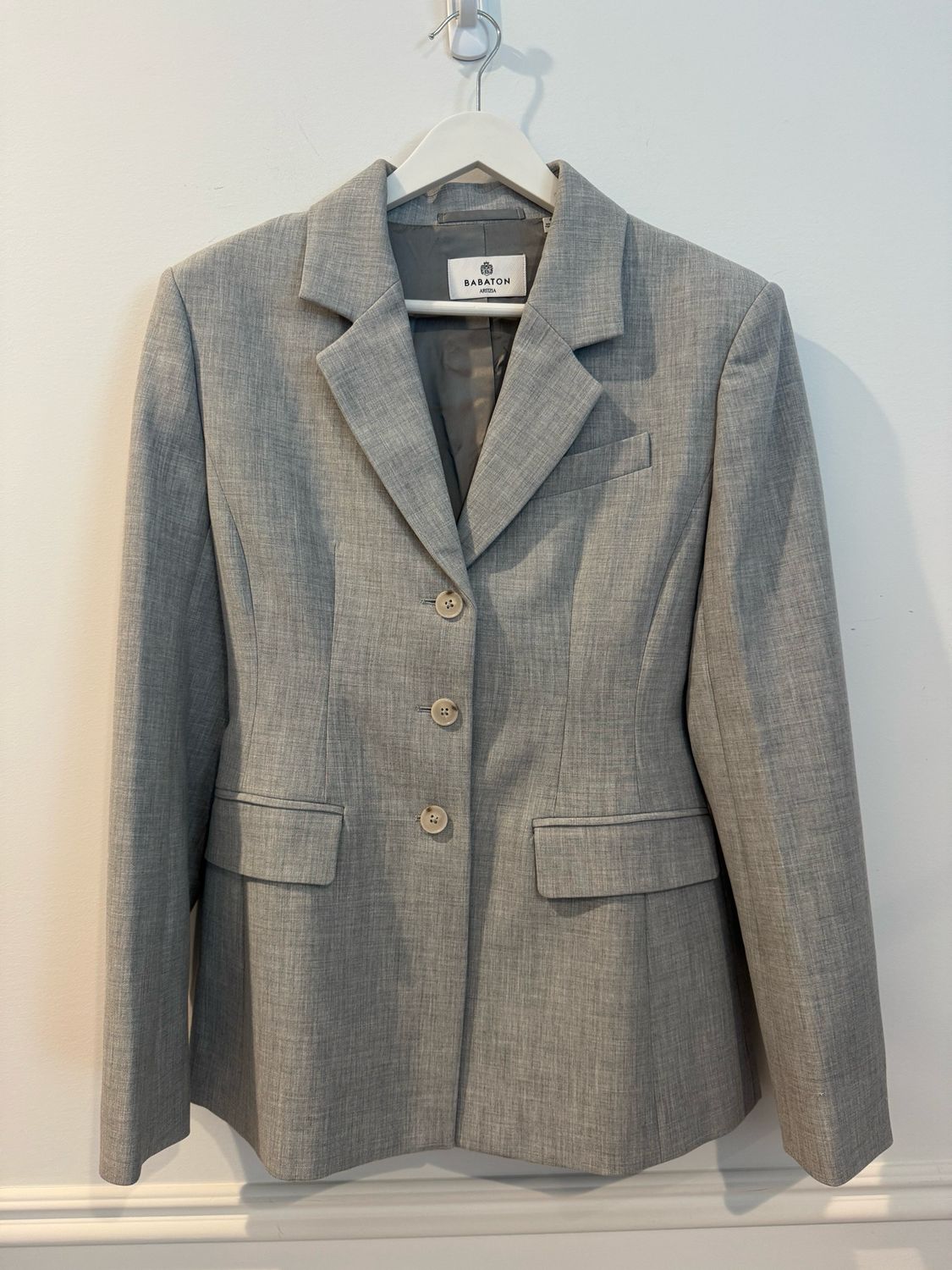 Aritzia “Babaton” Grey Blazer, Size 6