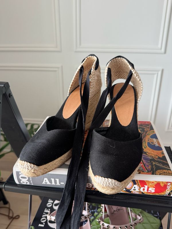 Castañer Carina Wedge in Black, Size US8