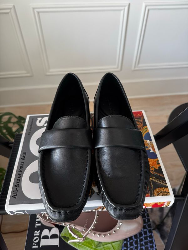 Splendid Loafers, Black, Size Women’s US8