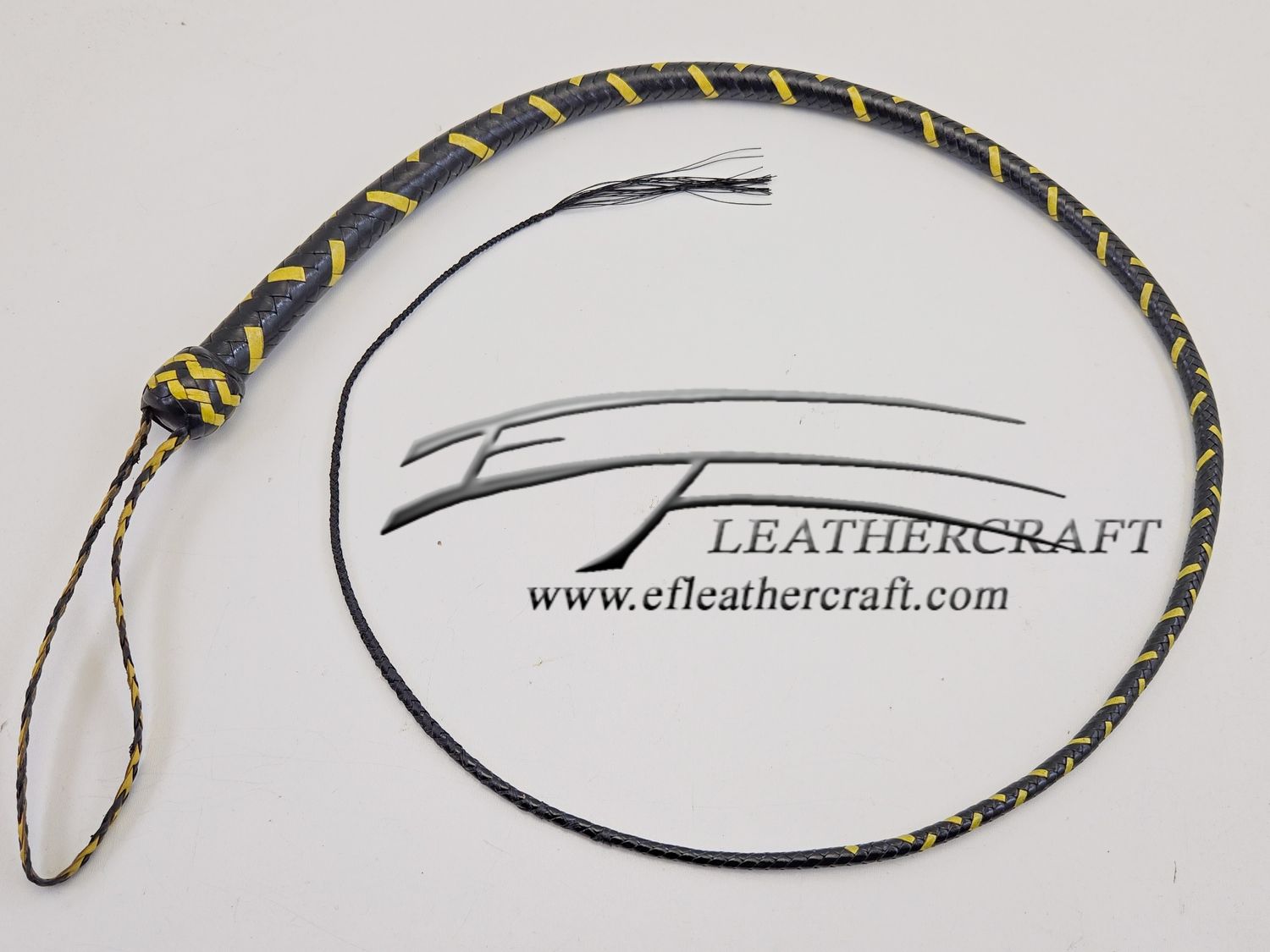 Kangaroo Signal Whip - 4ft - 12 plait - Black and Yellow 