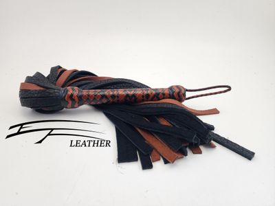 20" Buffalo Flogger - Collector Line - Black &amp; Saddle Tan (24-Plait Custom Pattern Handle)